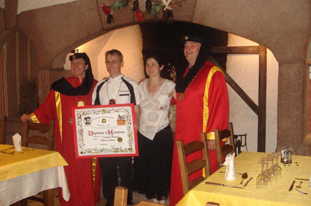 Auberge Aux Portes De Conques Hotel Saint-Cyprien-sur-Dourdou Buitenkant foto