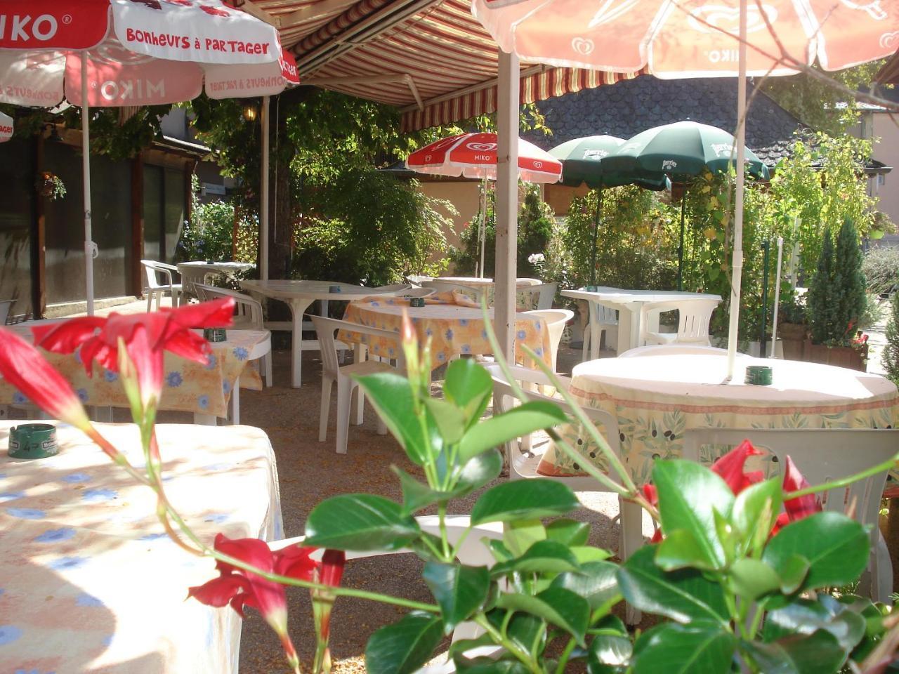 Auberge Aux Portes De Conques Hotel Saint-Cyprien-sur-Dourdou Buitenkant foto